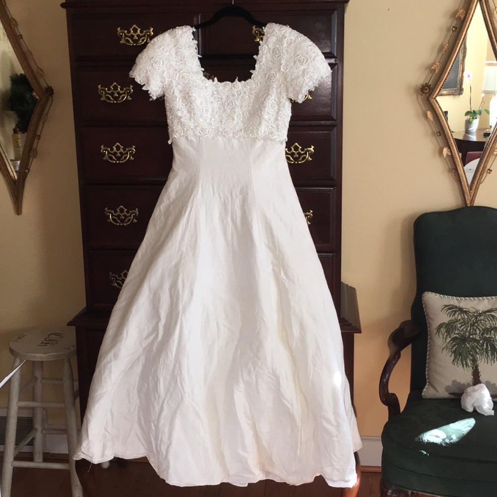 Mori Lee Silk wedding gown - worn once. 10/12.